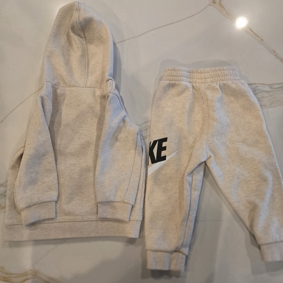 Nike Kids Cream Hoodie and Jogger Set - Picture 2 of 3